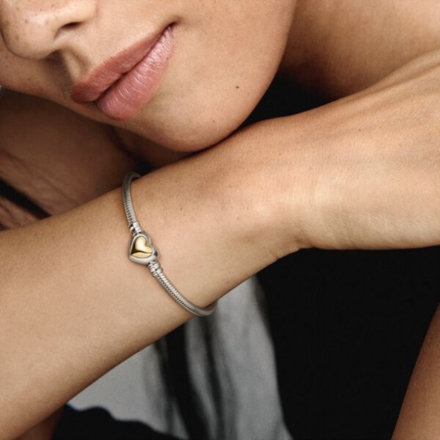 Domed Golden Heart Clasp Snake Chain Bracelet Pandora