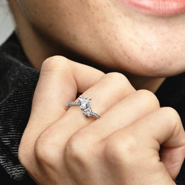 Double Heart Sparkling Ring Pandora