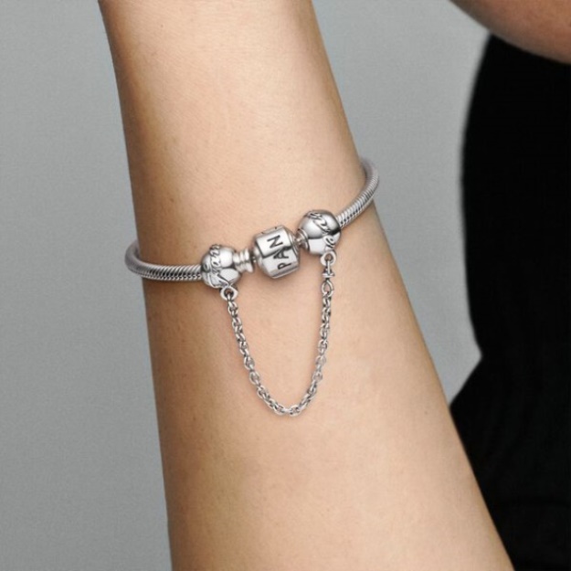 Family Forever Safety Chain Charm Pandora