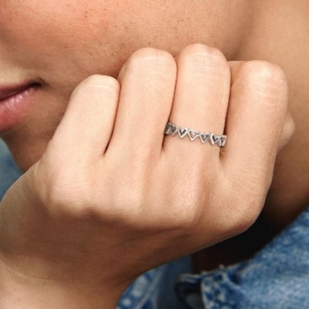 Freehand Hearts Ring Pandora