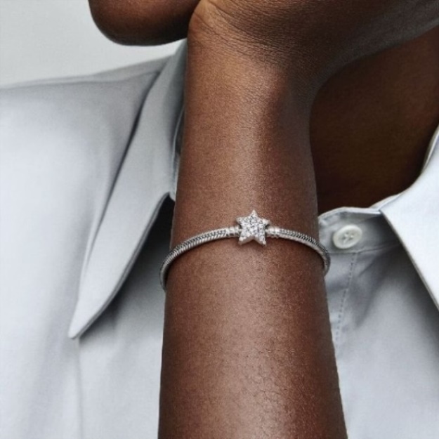 Moments Asymmetric Star Pandora Clasp Snake Chain Bracelet
