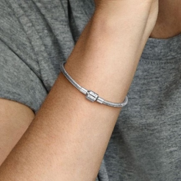 Moments Pandora Barrel Clasp Snake Chain Bracelet