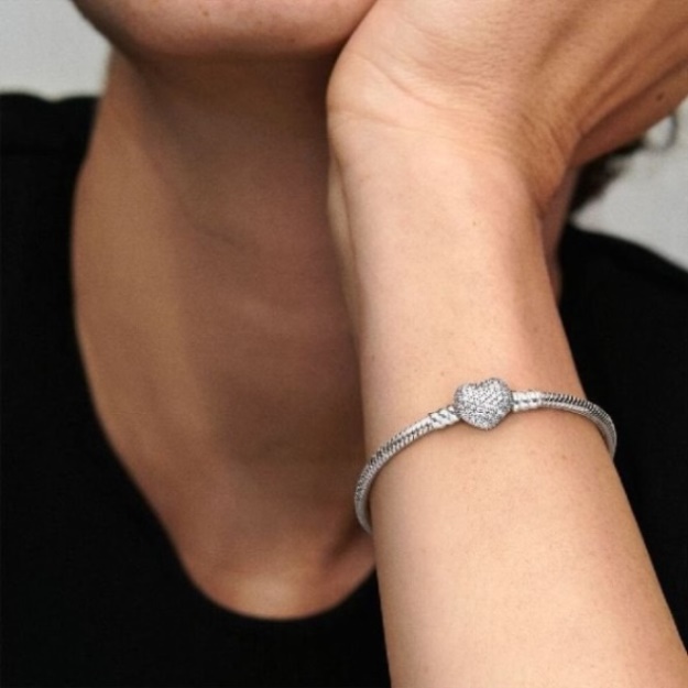 Moments Pandora Brand Sparkling Heart Pave Clasp Snake Chain Bracelet