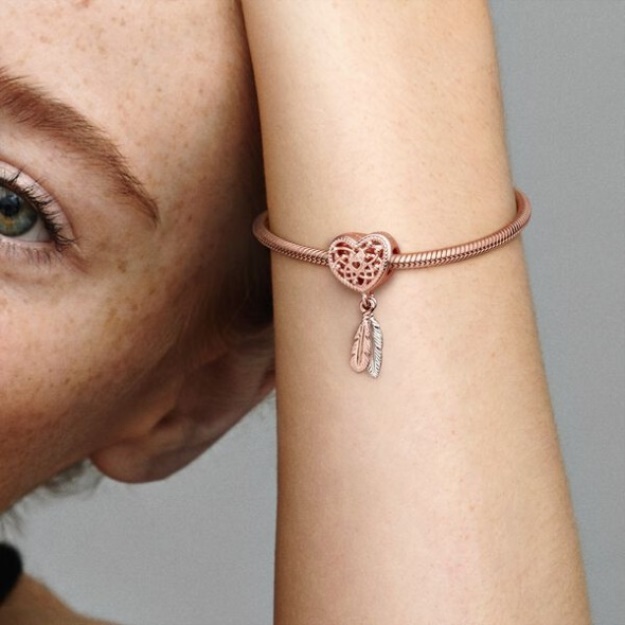 Openwork Heart Two Feathers Dreamcatcher Charm Pandora