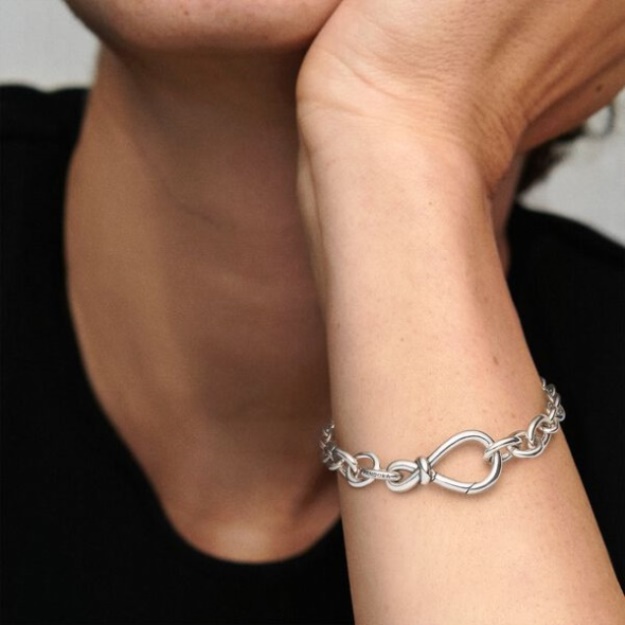 Pandora Chunky Infinity Knot Chain Bracelet