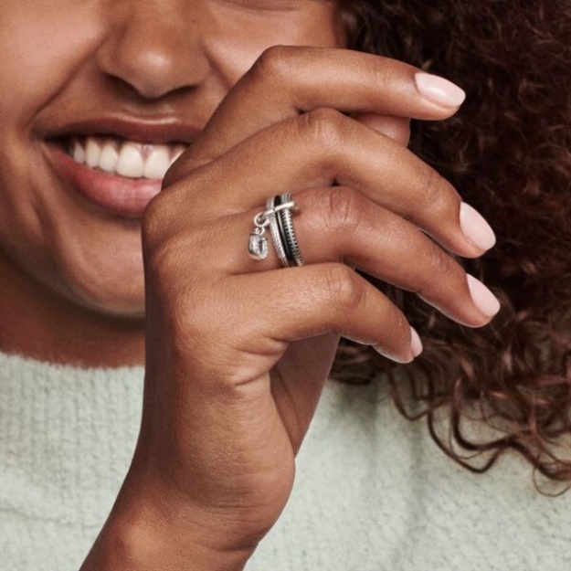 Pandora Me Black Enamel Ring