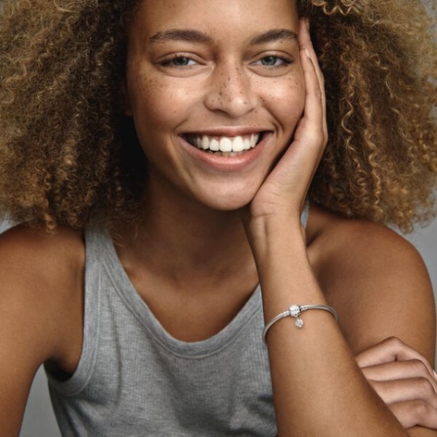 Pandora Moments Daisy Flower Clasp Snake Chain Bracelet