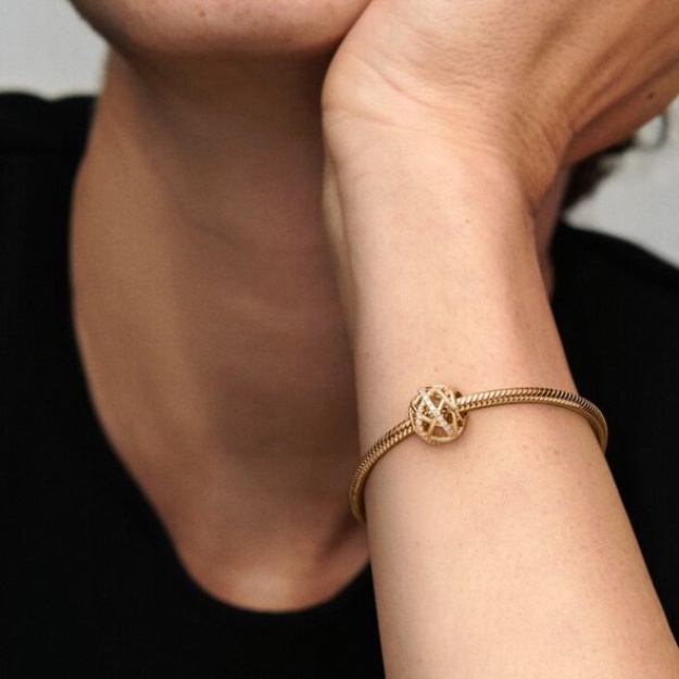 Sparkling And Polished Lines Charm Pandora Gold