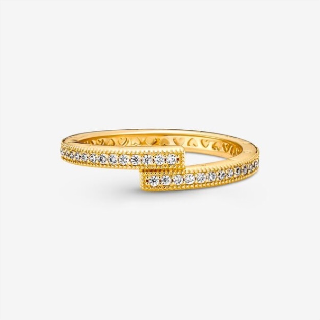 Sparkling Overlapping Ring Pandora Gold Plated