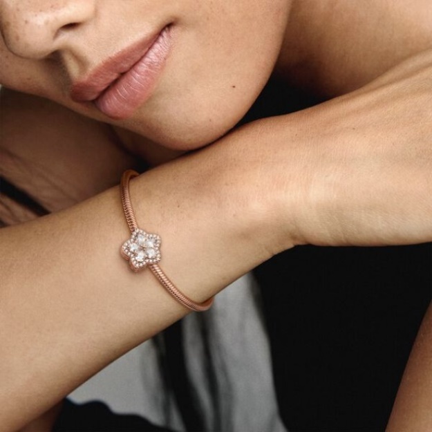 Sparkling Snowflake Pave Charm Pandora Rose Gold Plated