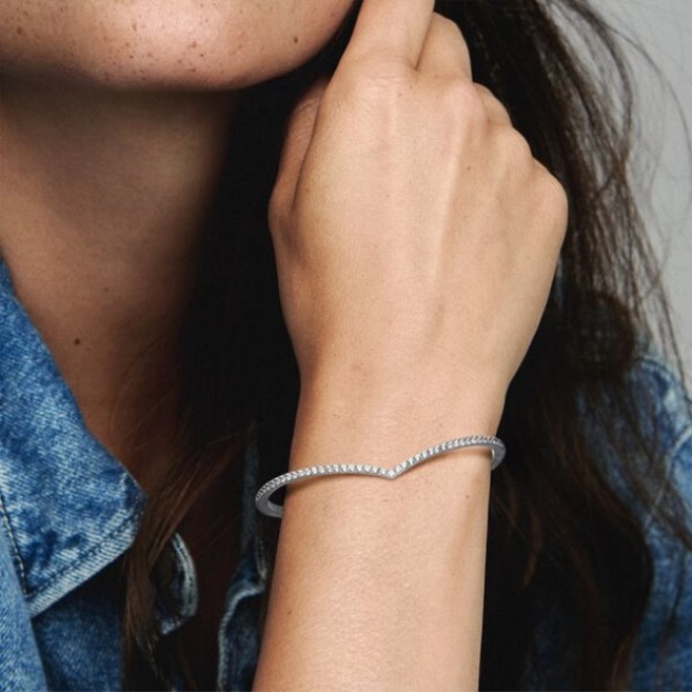 Sparkling Wishbone Bangle Pandora